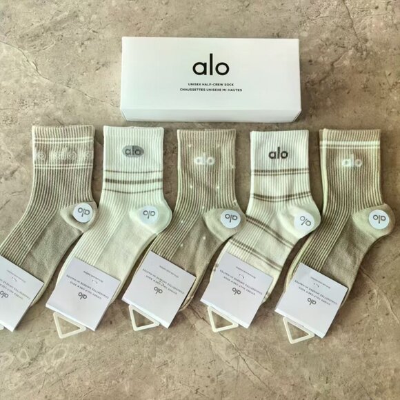 ALO Yoga Accessories - A2- New ALO Yoga Unisex Half-Crew Socks 5-Pack Neutral Tones